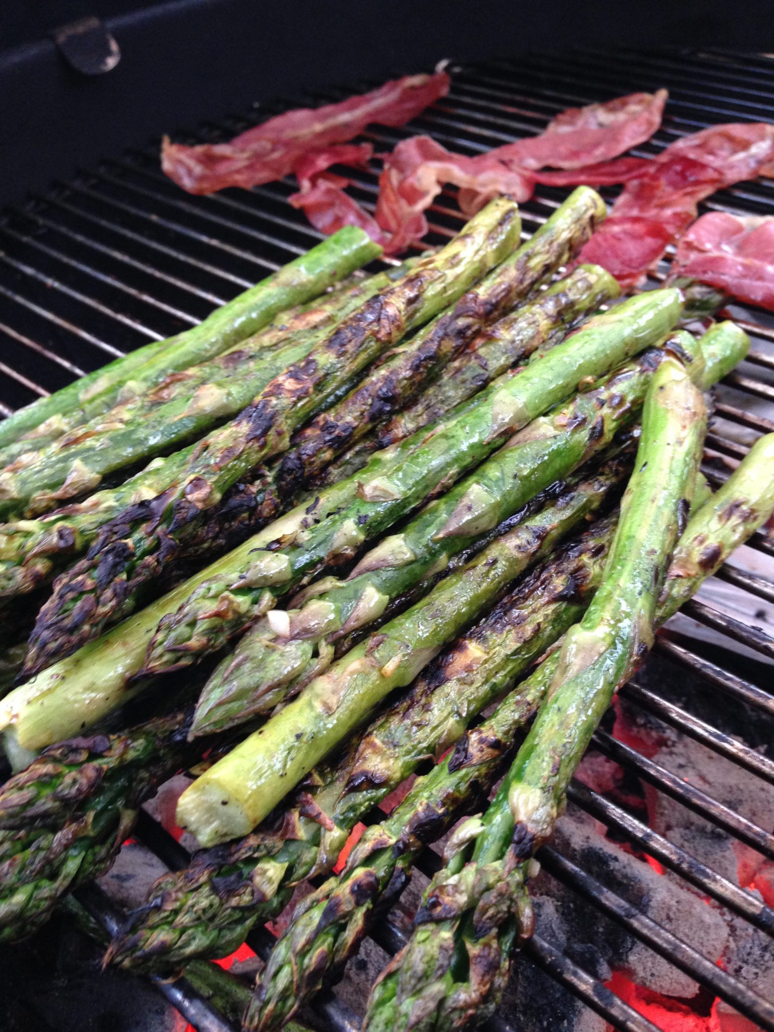 Groene asperges met ham