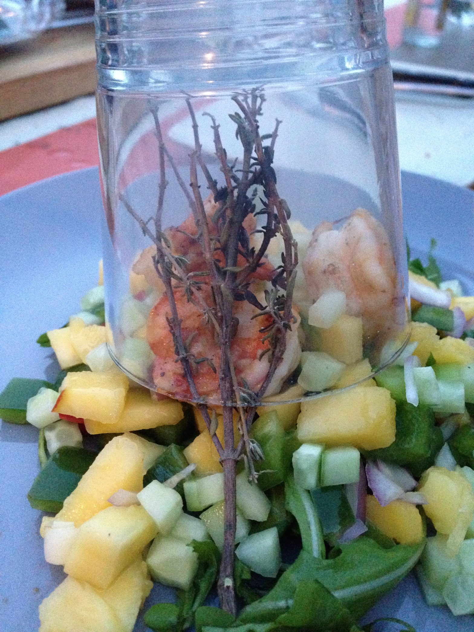 Licht Gerookte Scampi met Mangosalade