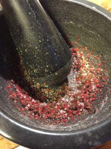 crush de peper en het zout