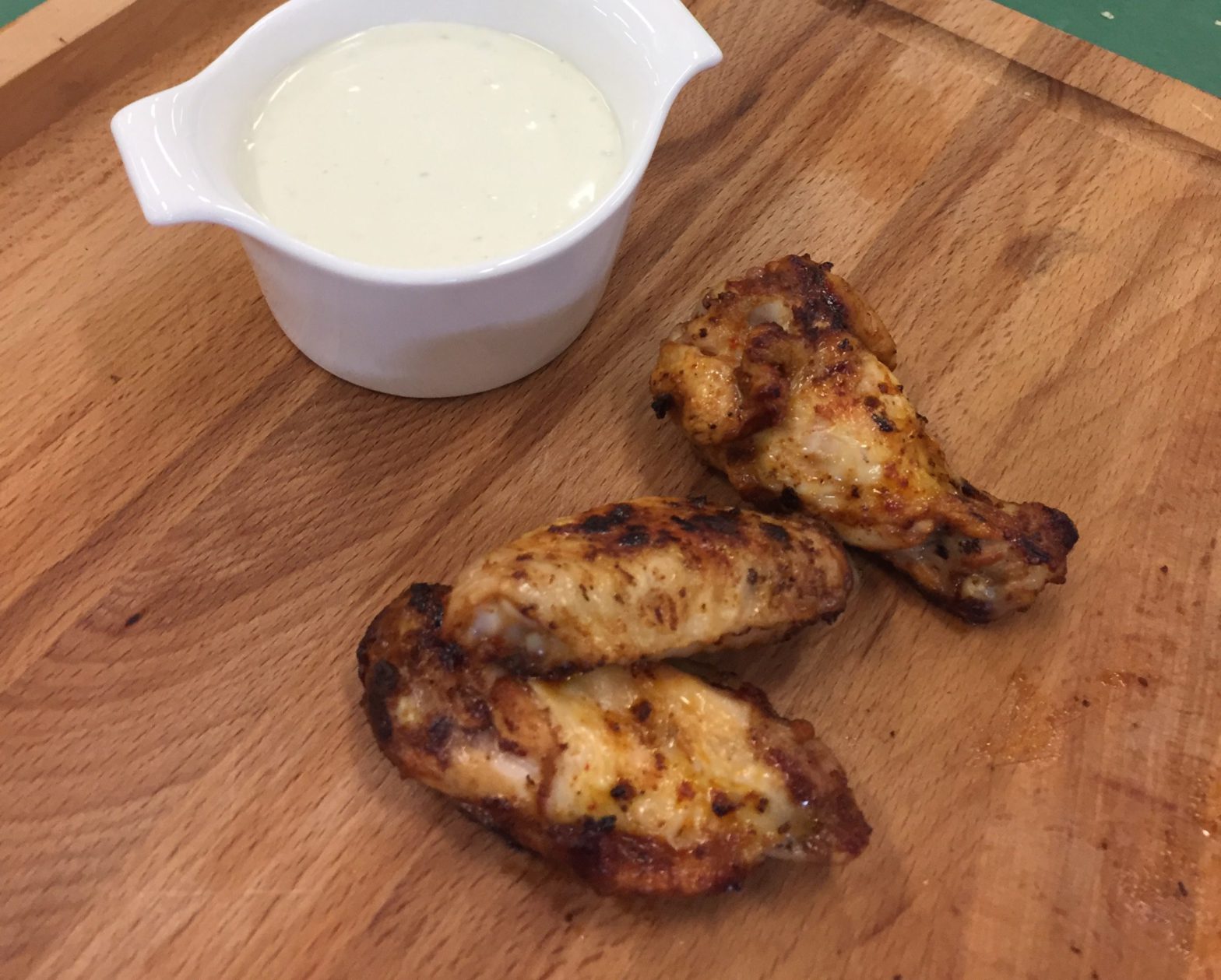 GHENTlemens BBQ Buffalo Wings met Blauwe Kaas dip