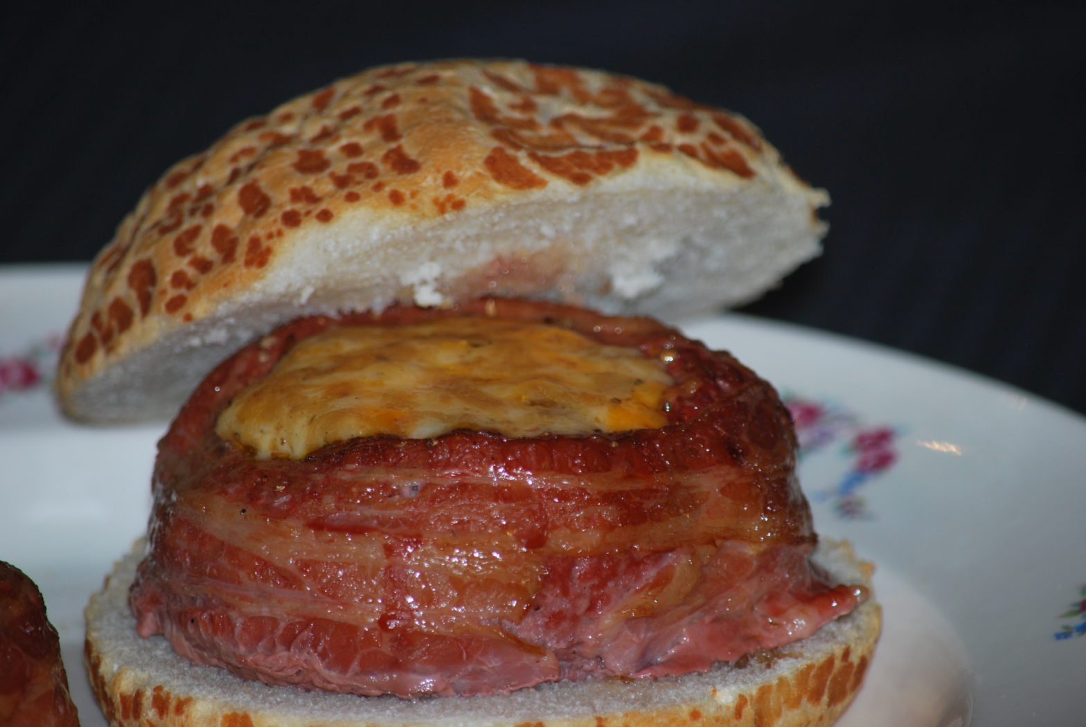 Bacon Beercan Burgers à la BBQ Pit Boys