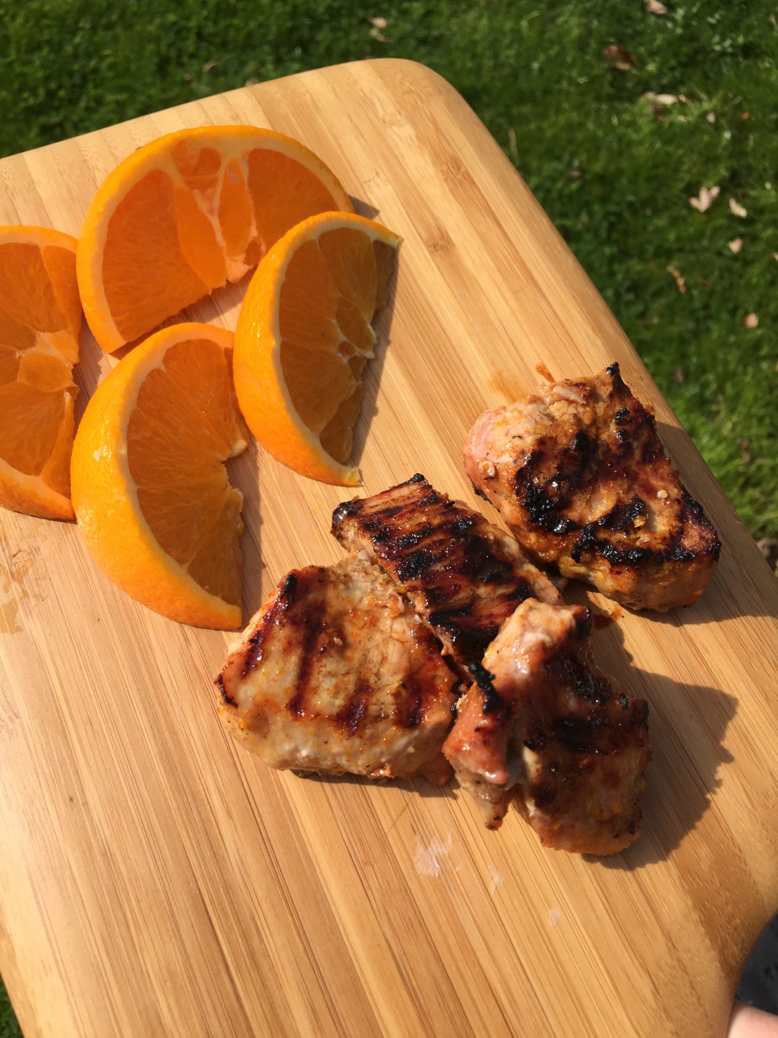 Varkenskarbonades met Sinaasmarinade