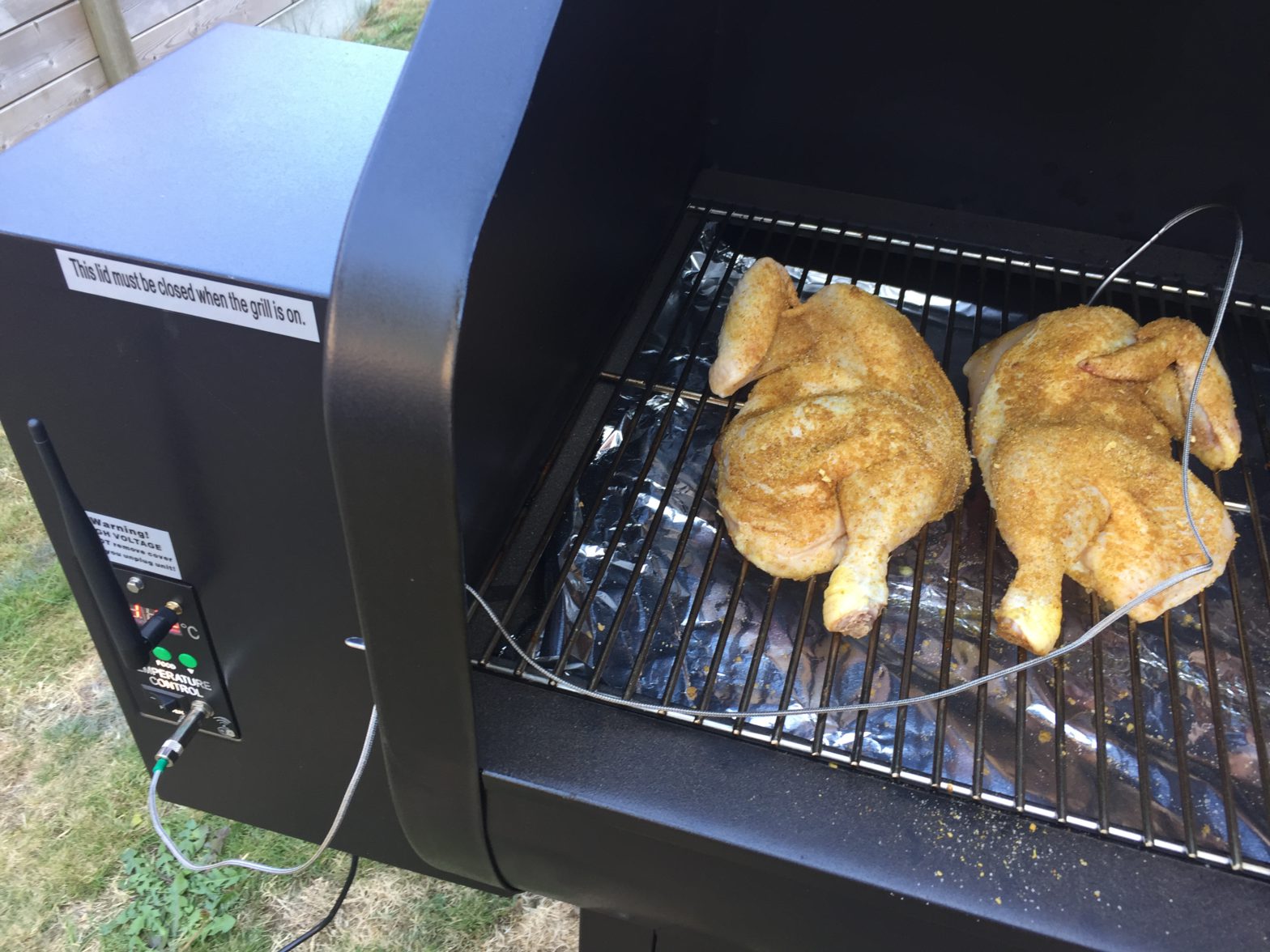 Kerrie Kip op de Green Mountain Pellet BBQ