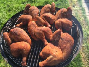 Rook de kip tot de gewenste kerntemperatuur